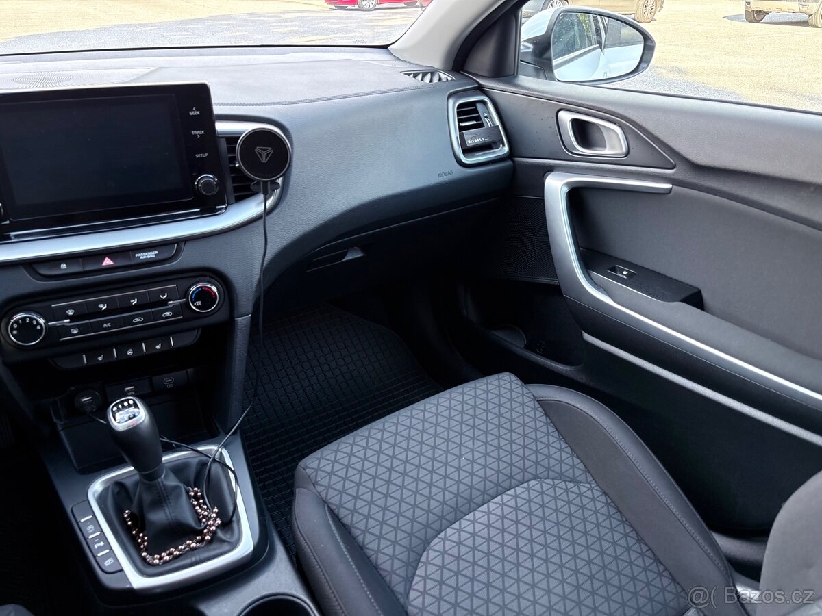 KIA Ceed SW 1,5 T-GDI 118kW ZÁRUKA r.2023 - 20