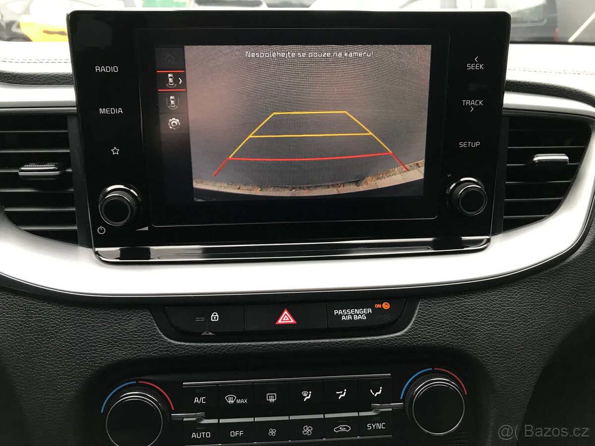 Toyota Corolla Hybrid - 2022 - 20