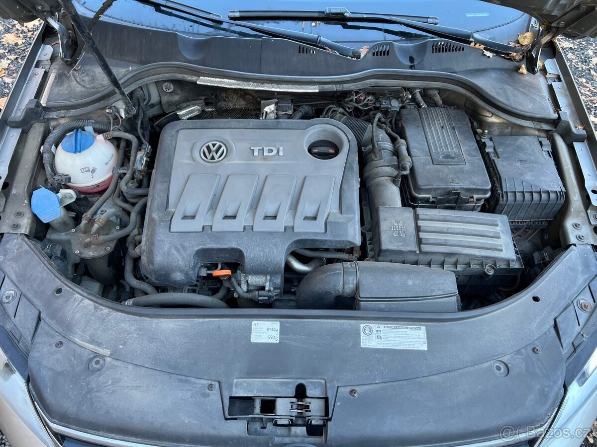 Volkswagen Passat Combi 2.0 TDI 103 kW klima serviska ČR - 20