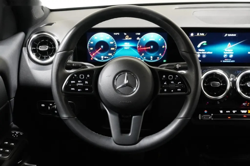 Mercedes-Benz GLB, 200D,4Matic,ČR,AMG,DPH,Kamera - 20