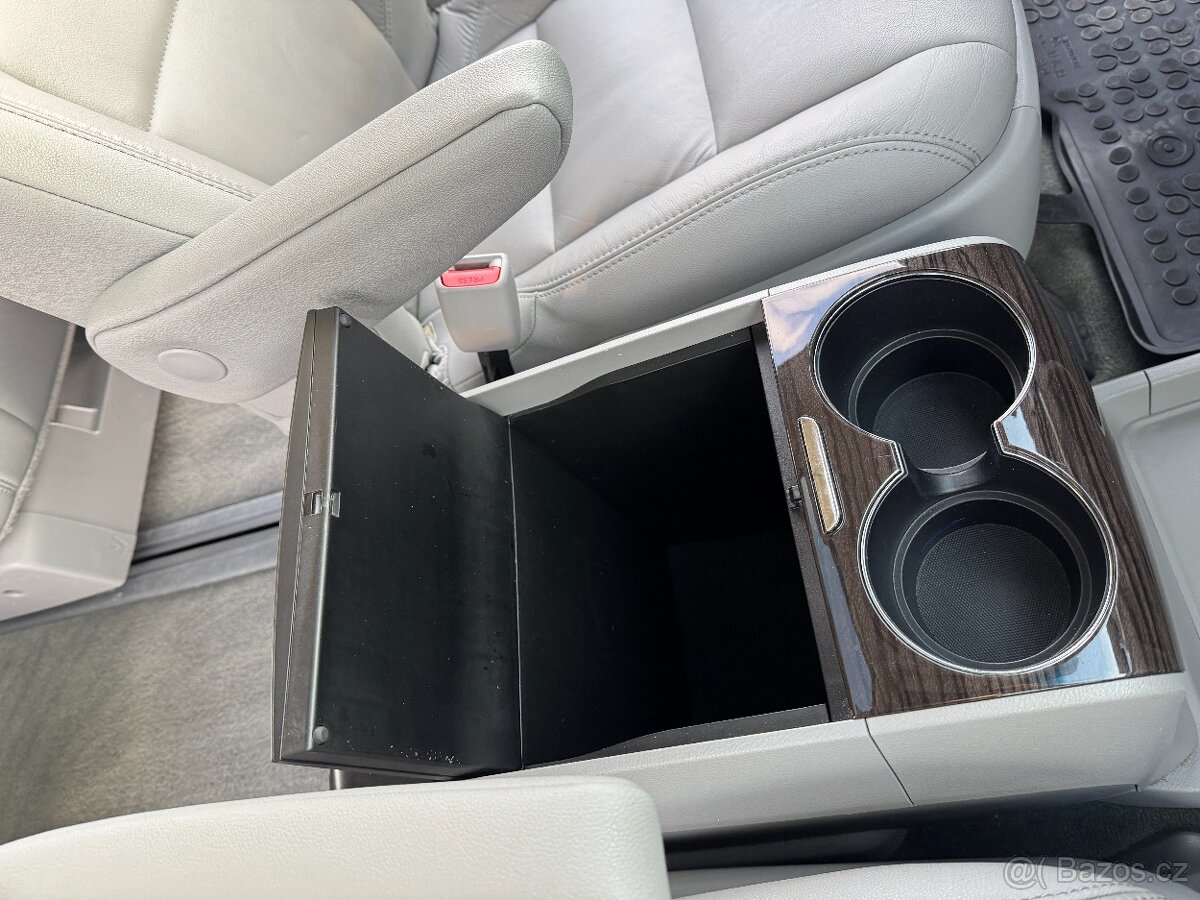 Toyota Sienna XLE AWD - 20