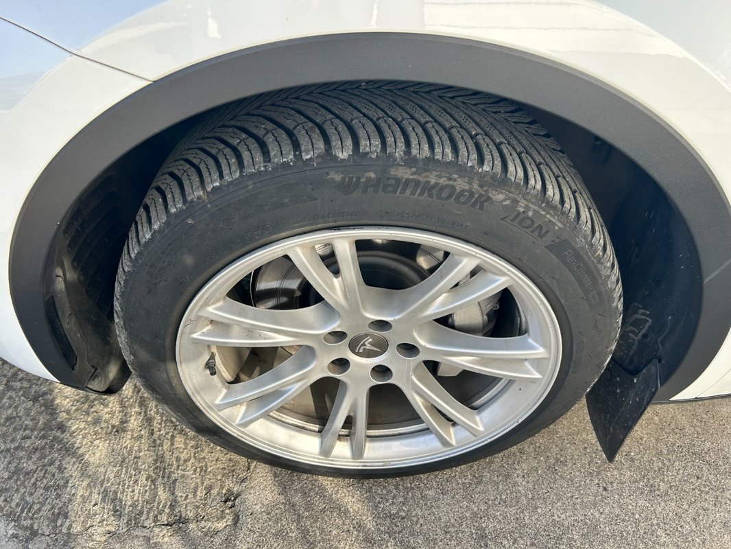 Tesla Model Y LR AWD 64 tis.km - 20