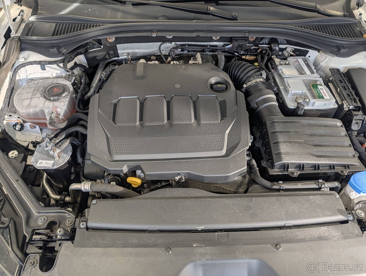 Škoda Superb 2,0 TDI STYLE - 20