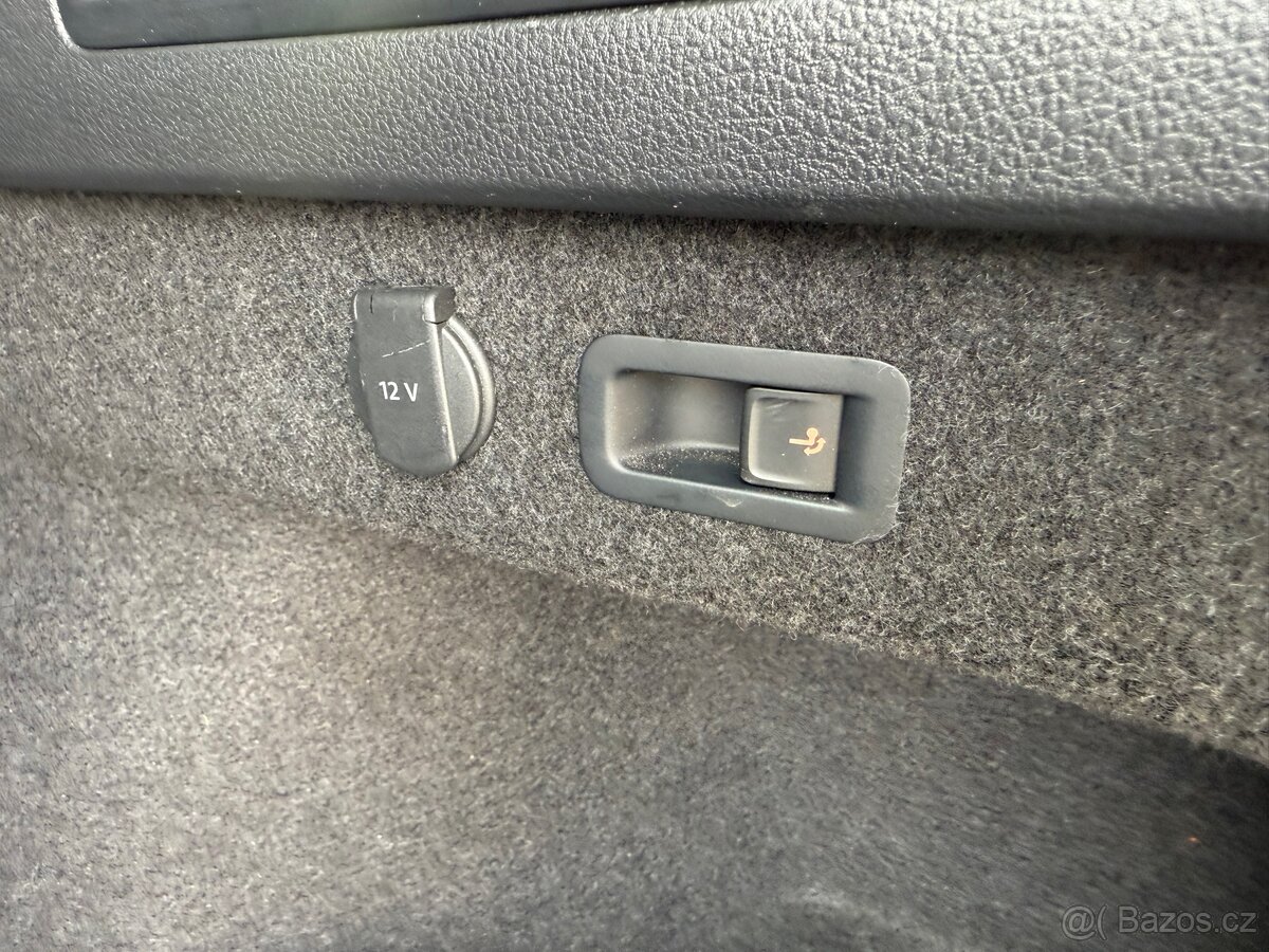 VW Passat Variant 2.0 TSI 140kW DSG ACC 5/2022 151 200 km - 20