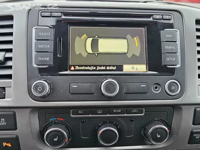 VW Multivan T5 2.0 TDI 103kW,7.sedadel,Webasto,Tažné,Navi,Te - 20