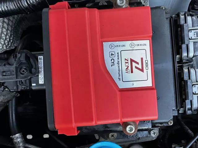 Suzuki Grand Vitara II 2.0i LPG 4x4 Kůže Xenony Tažné Šíbr - 20