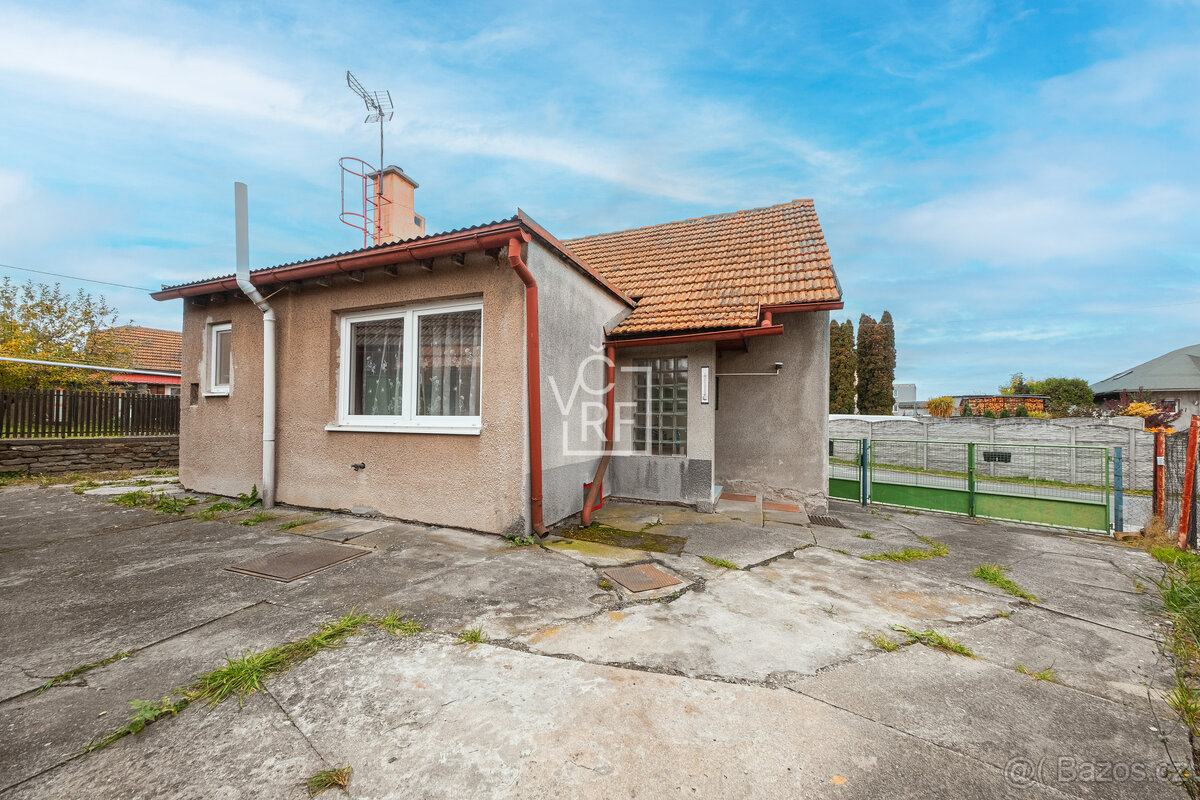 Zachovalý rodinný dům s pozemkem v obci Kořenice u Kolína - 20