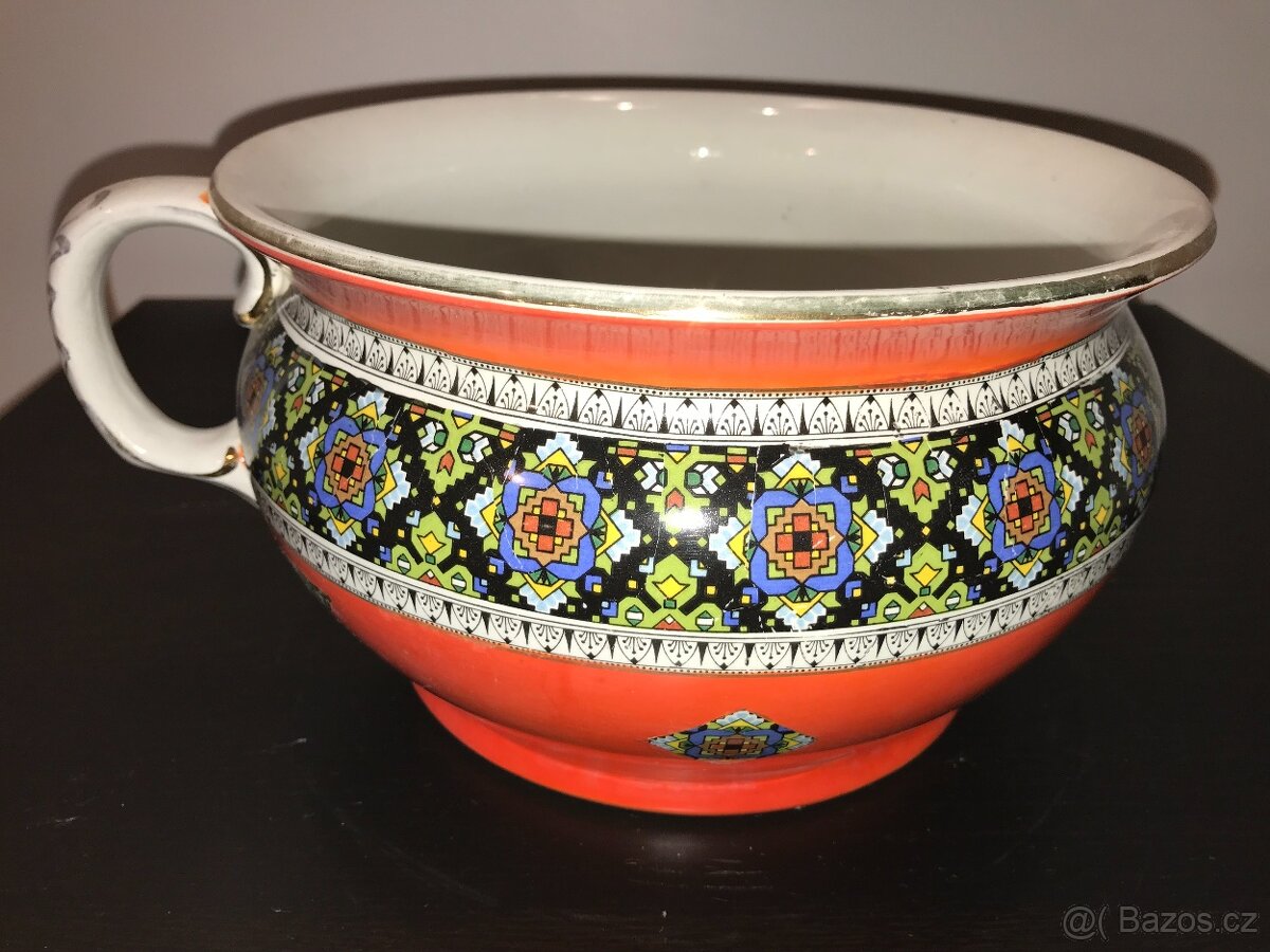 Sběratel nabízí staré porcelánové nočníky - 20