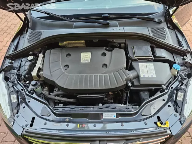 Volvo XC60 2.4 D5 169kW,AWD,Summum,Webasto,141tkm,Pano,Navi. - 20