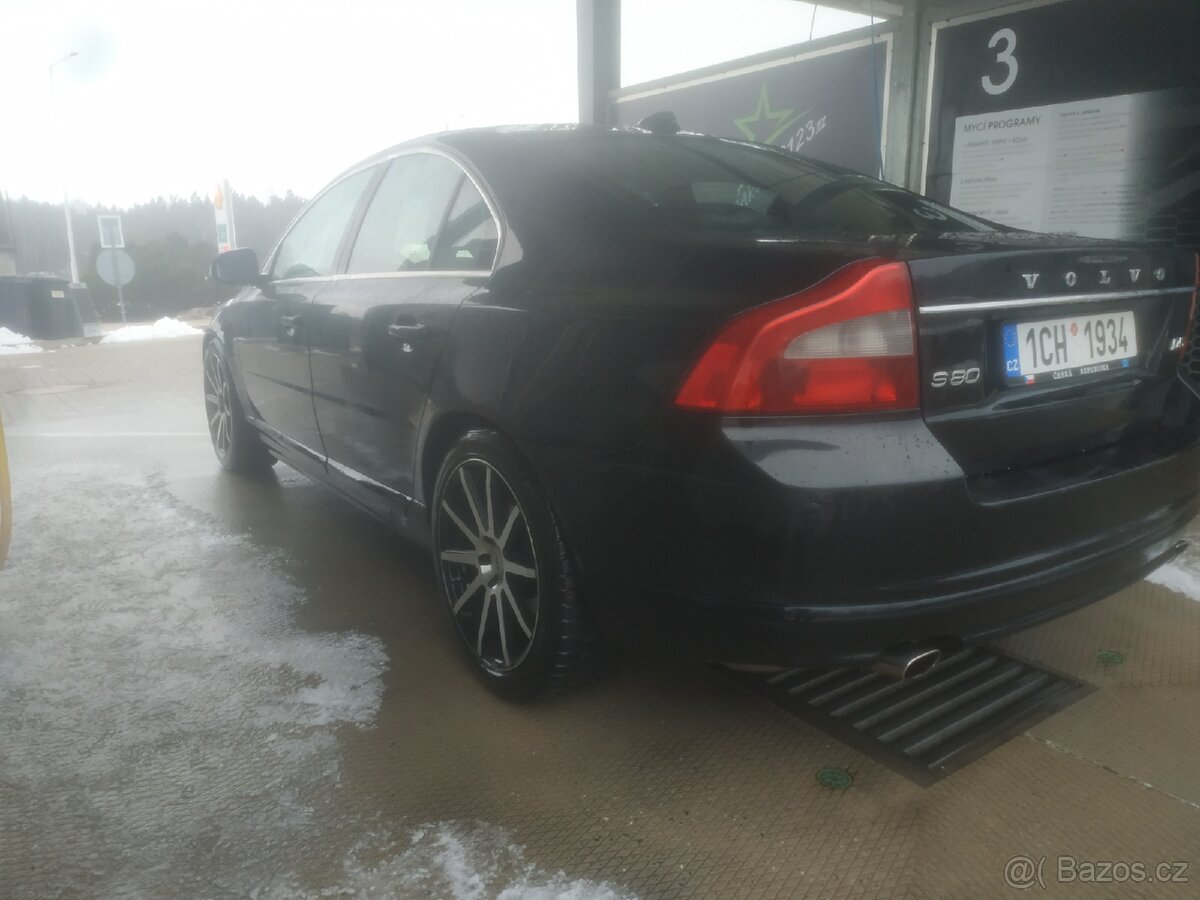 Prodám Volvo S80 D5 151 KW 2010 manuál - 20
