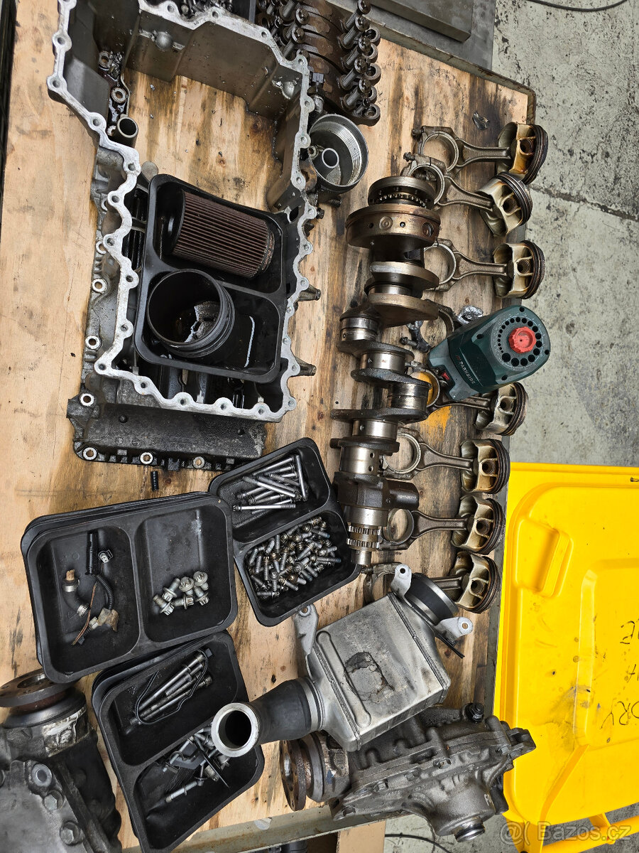 BMW F02 750Li díly - 20