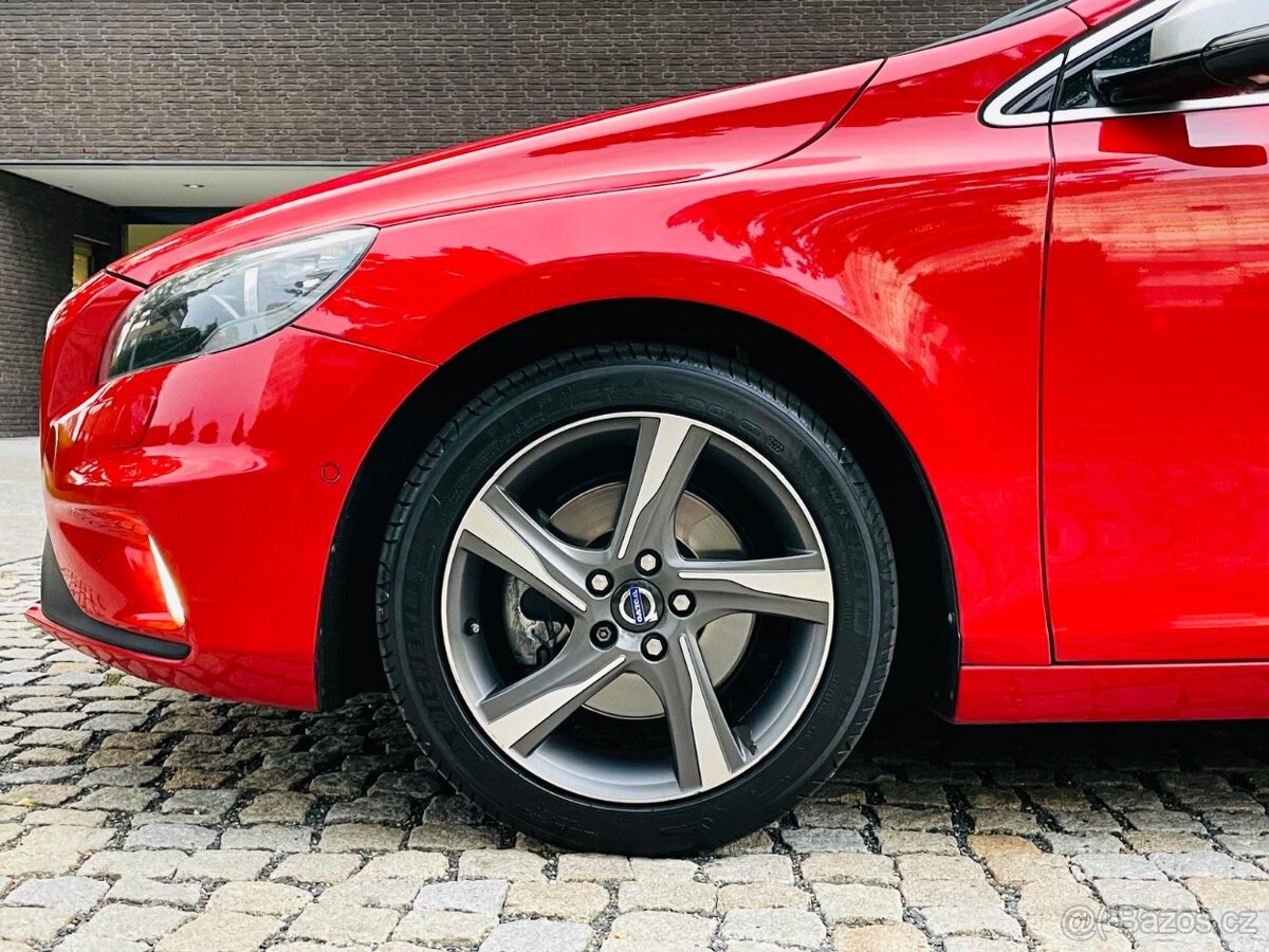 Volvo V40 1.6i T3 110KW R-DESIGN VÝHŘEV KAMERA SERVISKA - 20