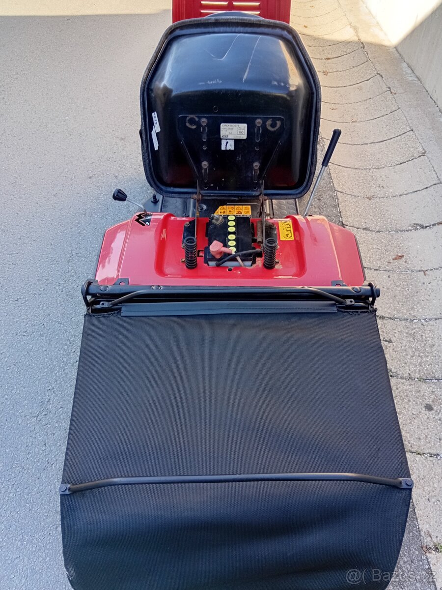 Prodám zahradní traktor MTD - 20