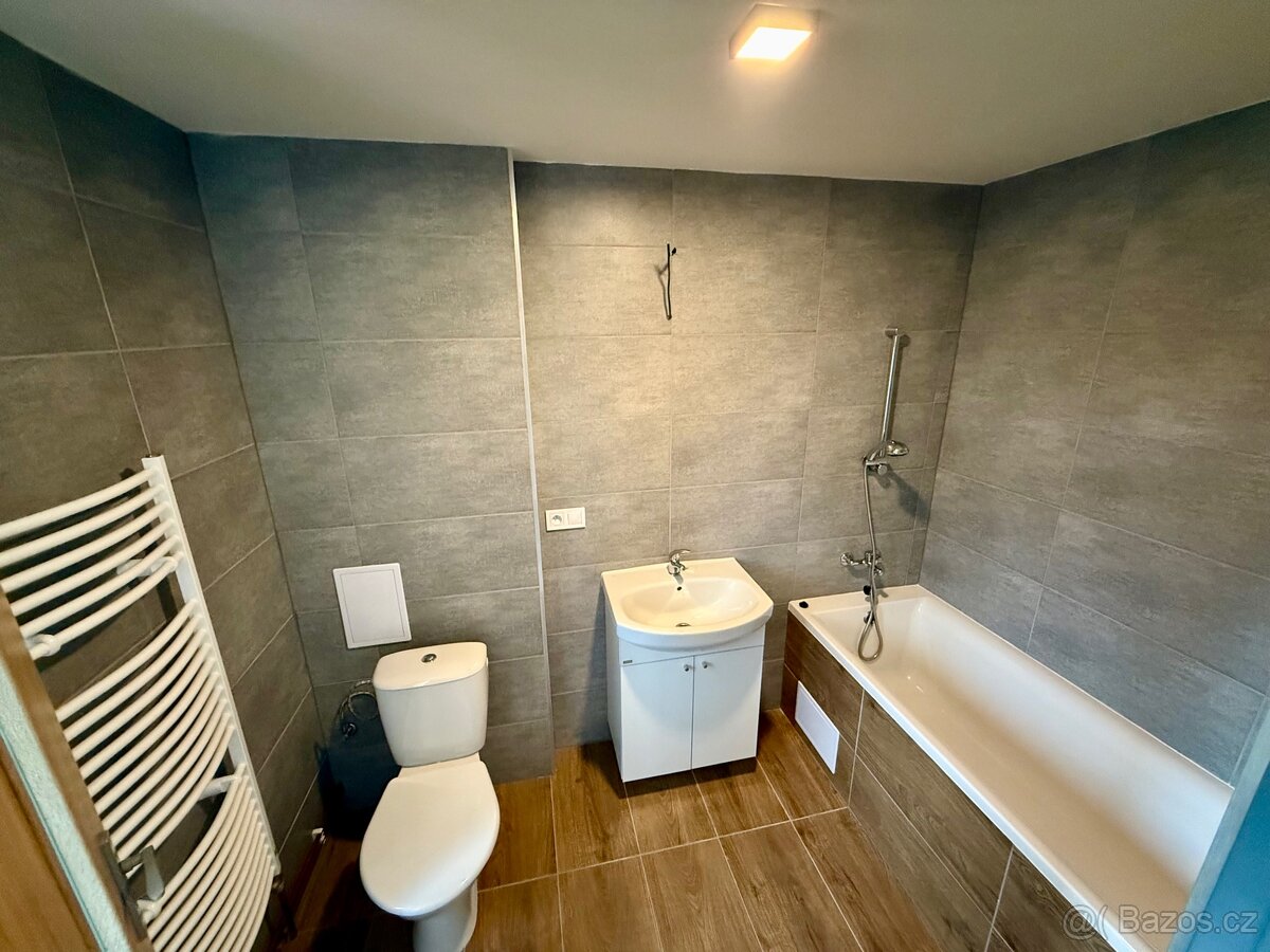 Činžovní dům po kompletní rekonstrukci - 20