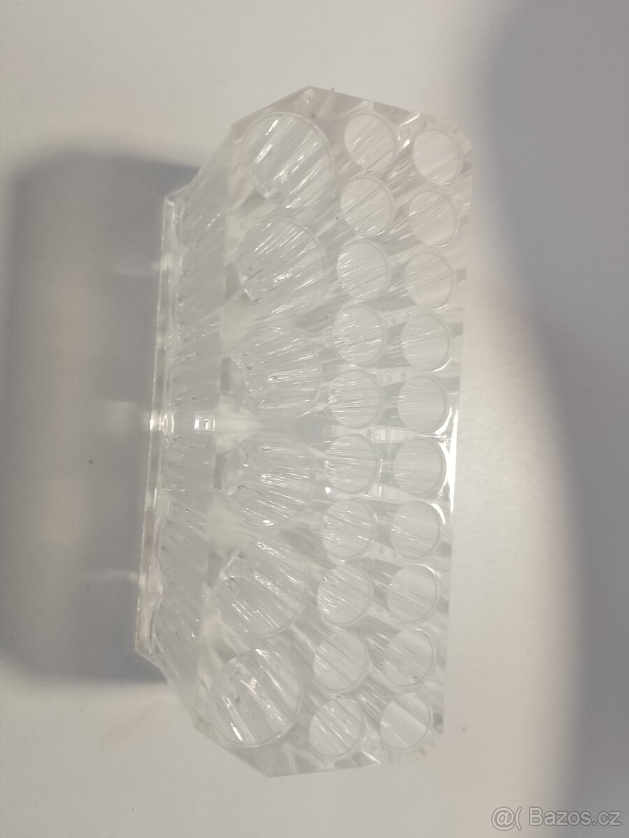 Domácí vybavení do salónu na nehty - 20