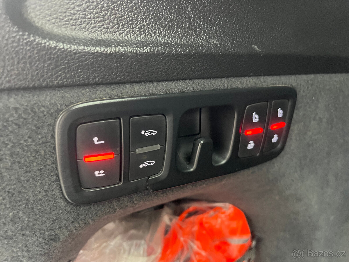 AUDI SQ7 4,0 D V8 320 Kw 7 MÍST PANORAMA - 20