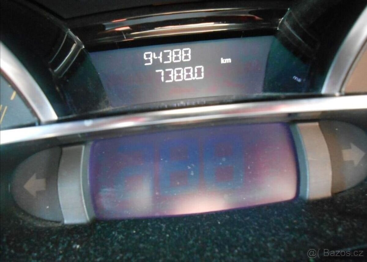 Renault Clio 1,2 54 kW CZ Serviska benzín - 20