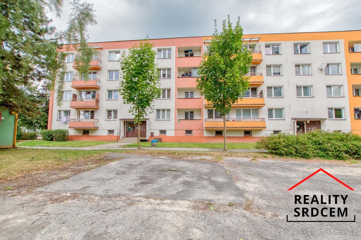 Prodej bytu 2+1, 63 m2, šatna + balkon, Masarykova třída, Or - 20