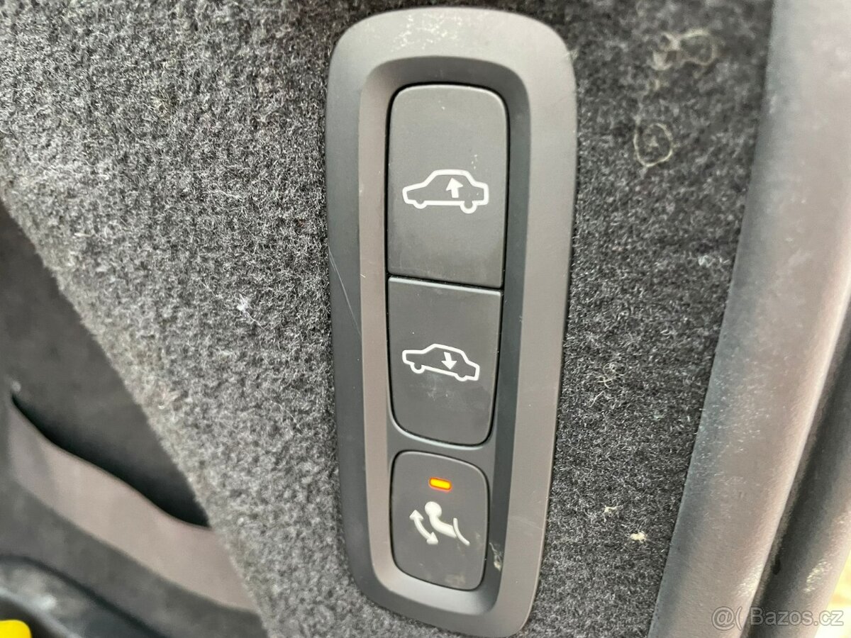 Volvo XC90 D5 ČR DPH 4X4 AUTOMAT TAŽNÉ - 20