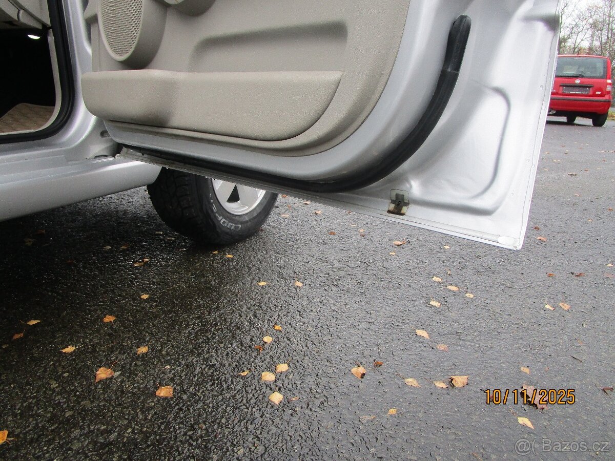 Jeep Commander 3,0 CRD 160Kw - 7 míst - 20