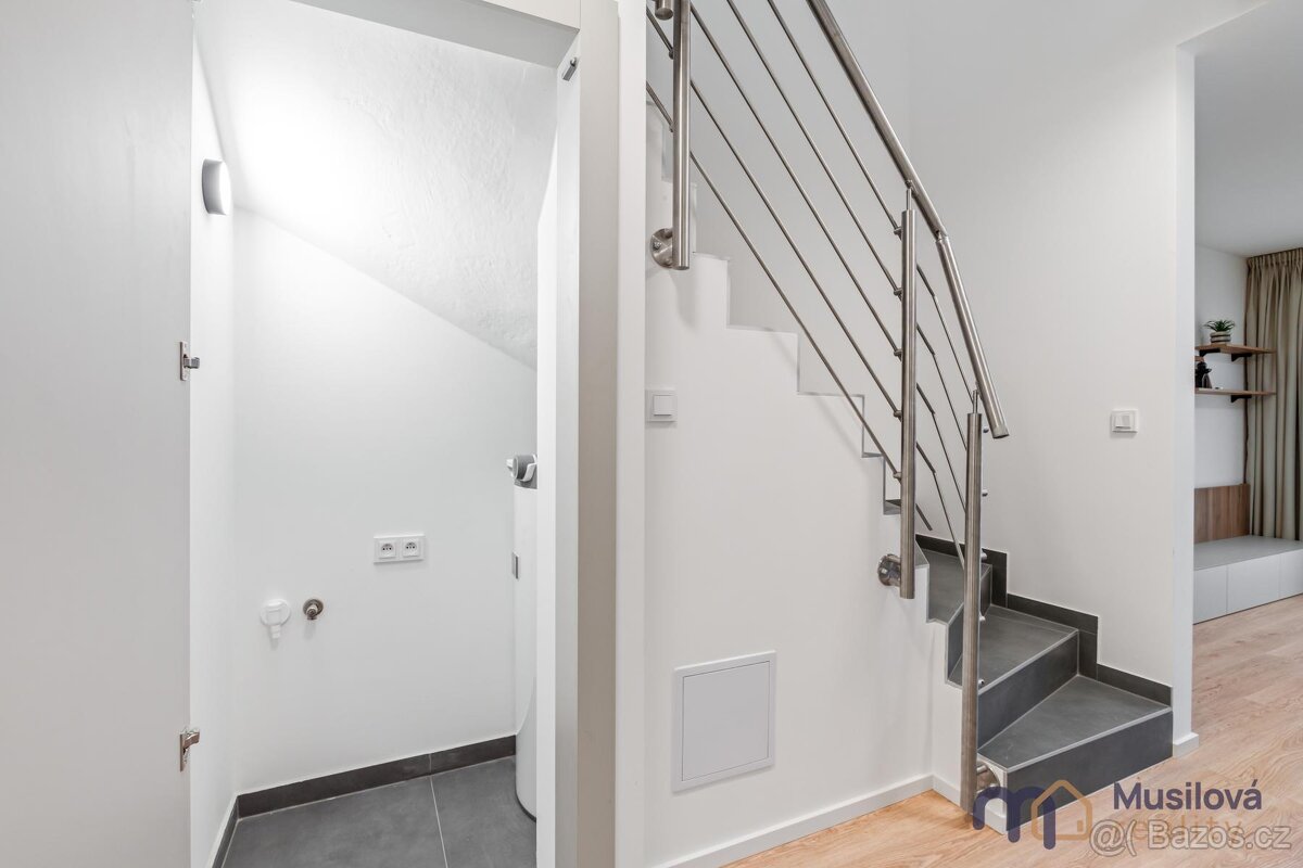 Pronájem rodinného domu 92 m2, pozemek 300 m2 - 20