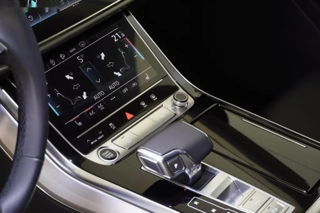 Audi Q8, 55TFSI,25TKM,ZÁRUKA 2027,ČR, - 20