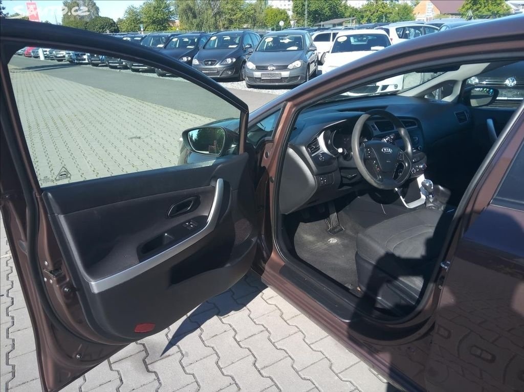 Kia Cee´d 1,4 CRDi 66kW KLIMA ESP - 20