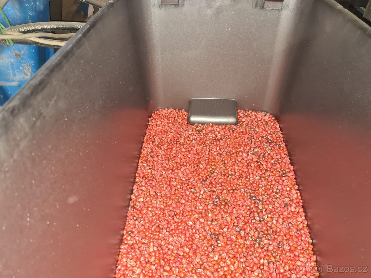 Secí stroj Kinze 3000 8 řádků - 20