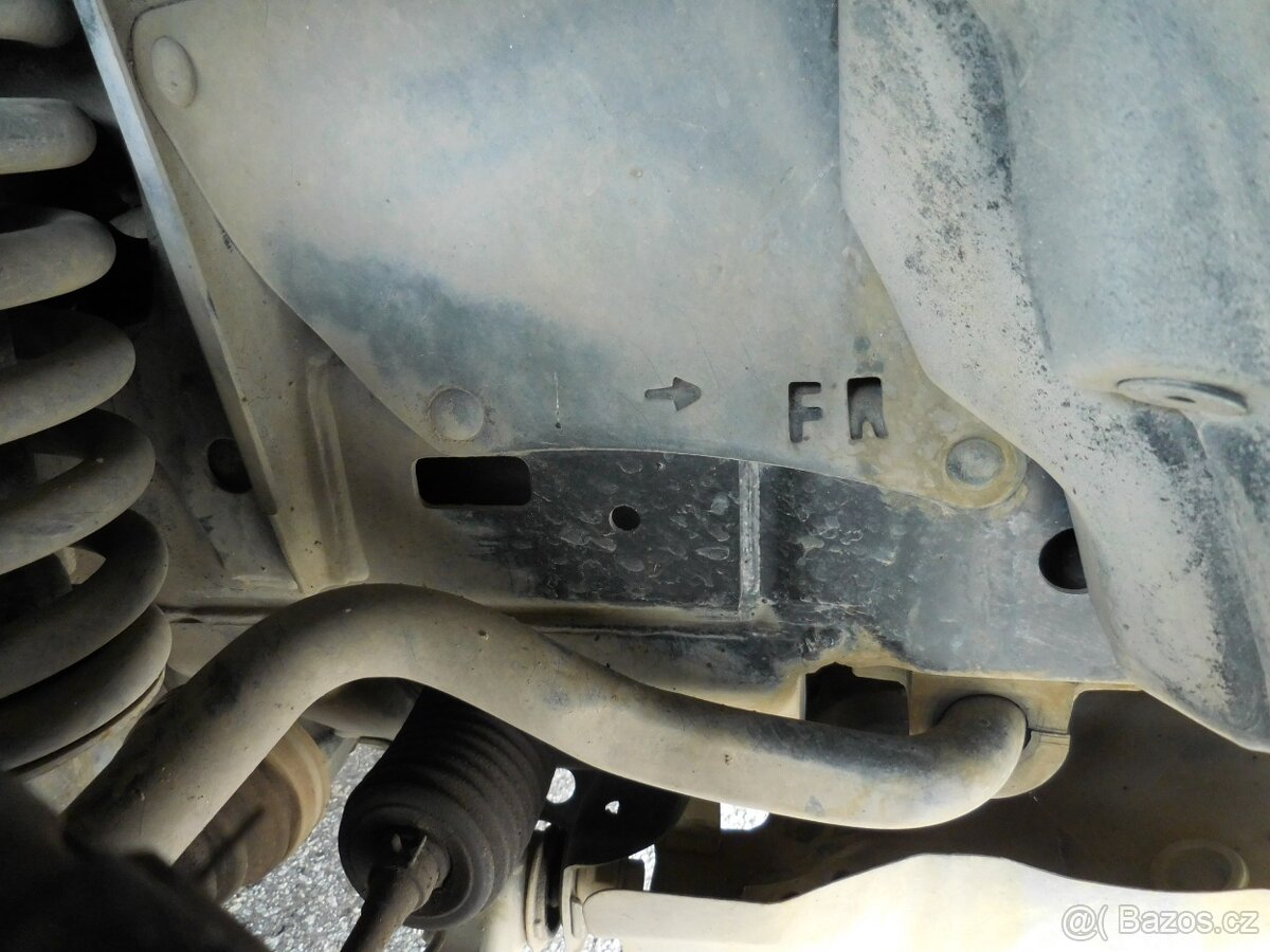 Toyota Land cruiser 120 3,0 122KW pôvodný lak/Top bez hrdze - 20