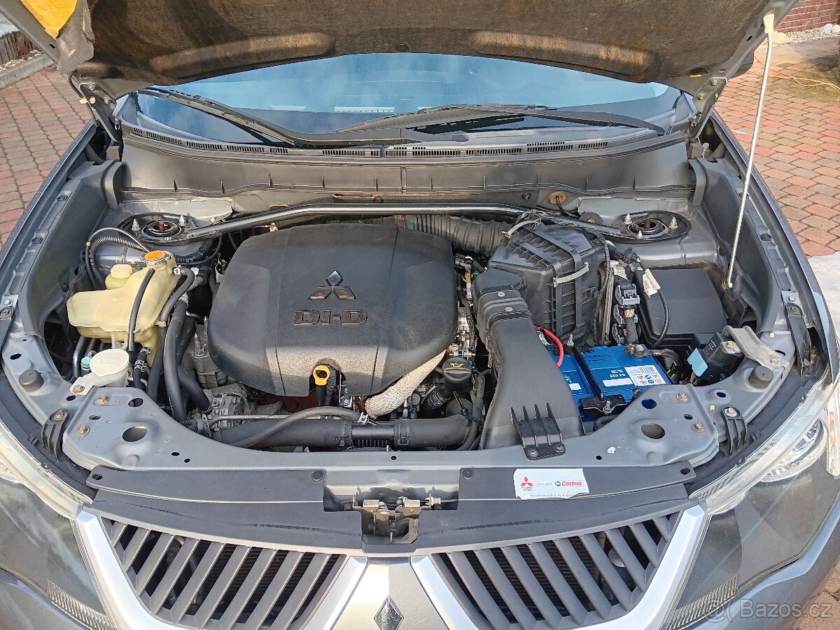 Mitsubishi Outlander, 2.2 DI-D 4x4 115Kw 7míst - 20