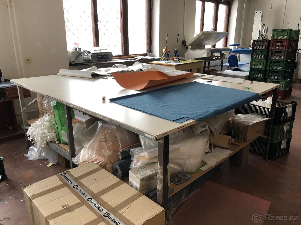 Prodám různé šicí stroje šicí dílnu - 20