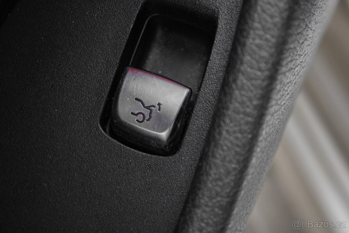 Mercedes-Benz E400 3.0 V6 4Matic Avantgarde - 20