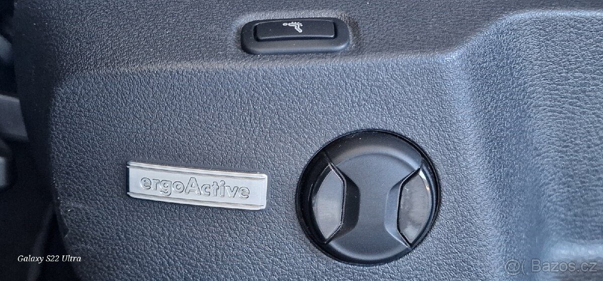 VW Golf VII Variant 1,4 TSI 90KW 2013 HIGHLINE KRÁSNÝ STAV - 20