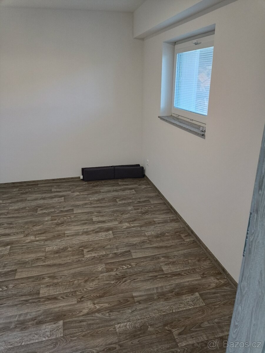 Prodej 2 Rodinných domu a stodoly v Haklových Dvorech - 20