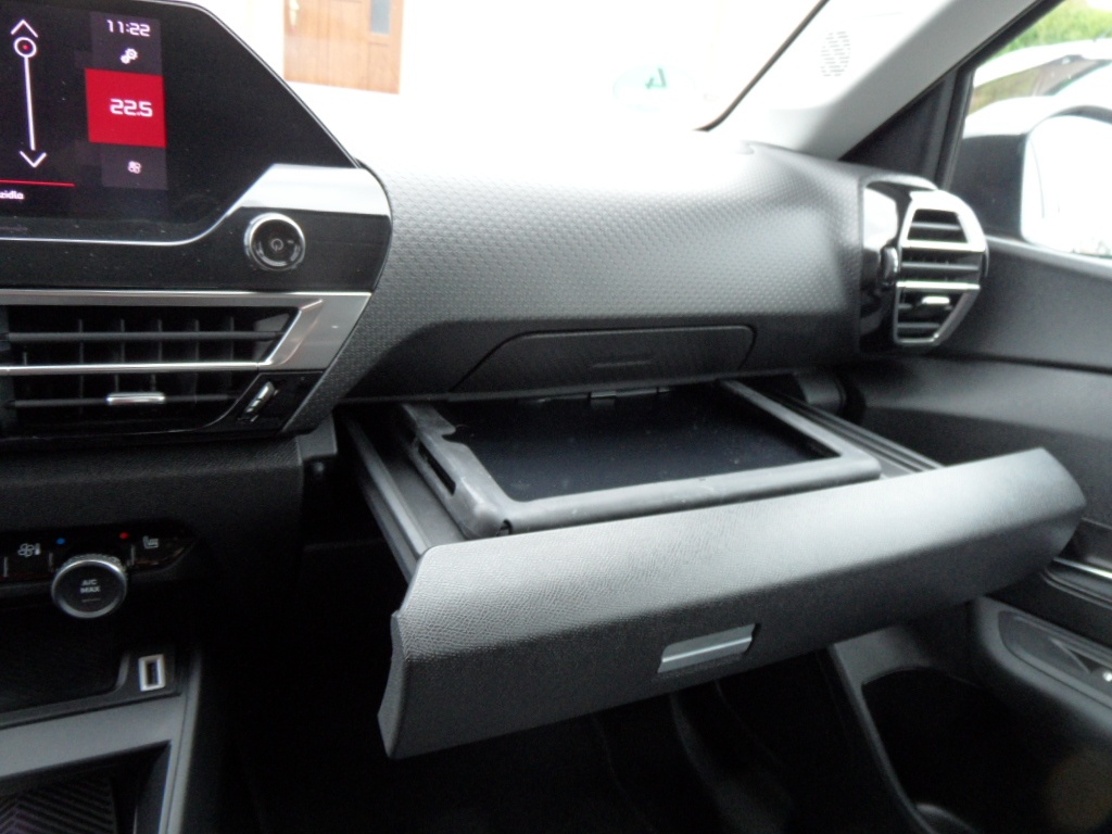 Citroen C4 1.2 PureTech,81kw,plná výbava,naj.105000km - 20