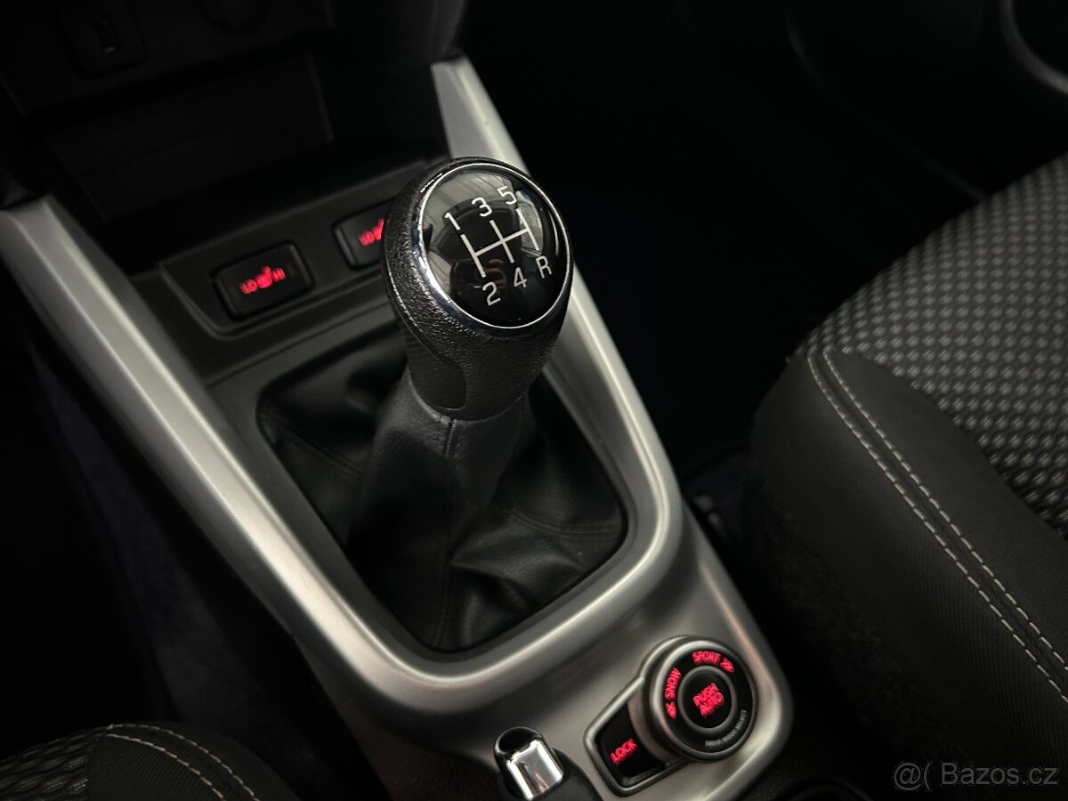 Suzuki Vitara 1.6i 4x4,SHINE,SERVISKA,TAŽNÉ - 20