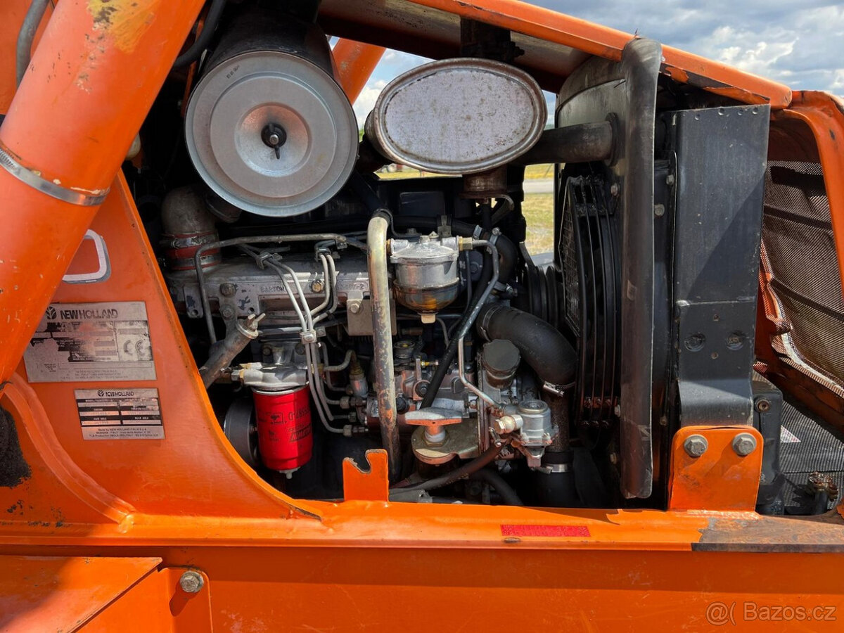 Rypadlo nakladač NEW HOLLAND (FIAT KOBELCO BF 100, R.V. 1997 - 20