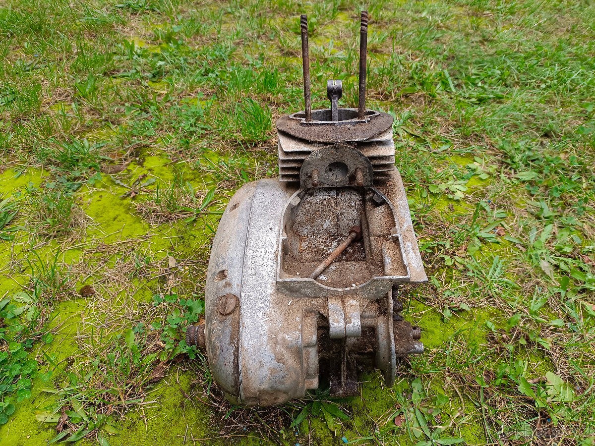 Starý motor na motocykl jawa čz typ 356 175 - 20