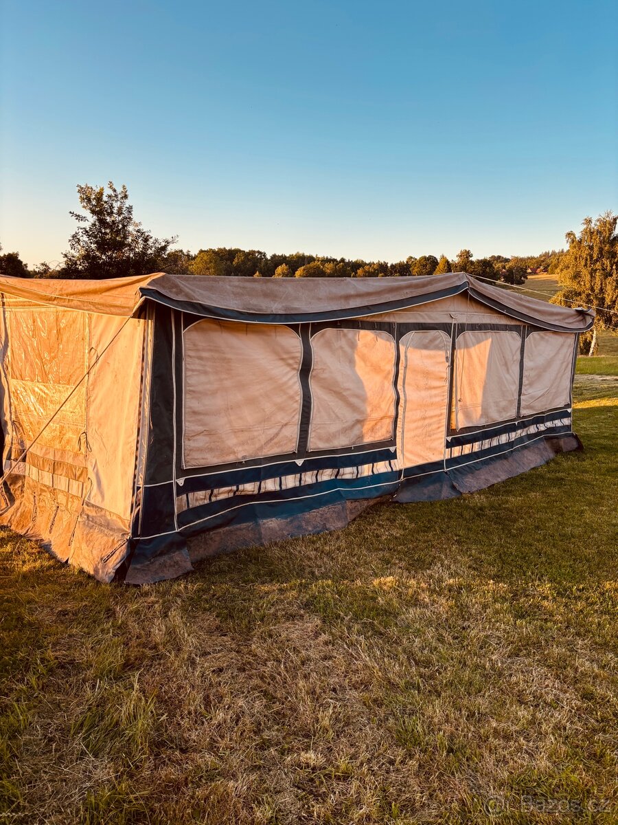 Karavan Hobby , dvojosý - 20