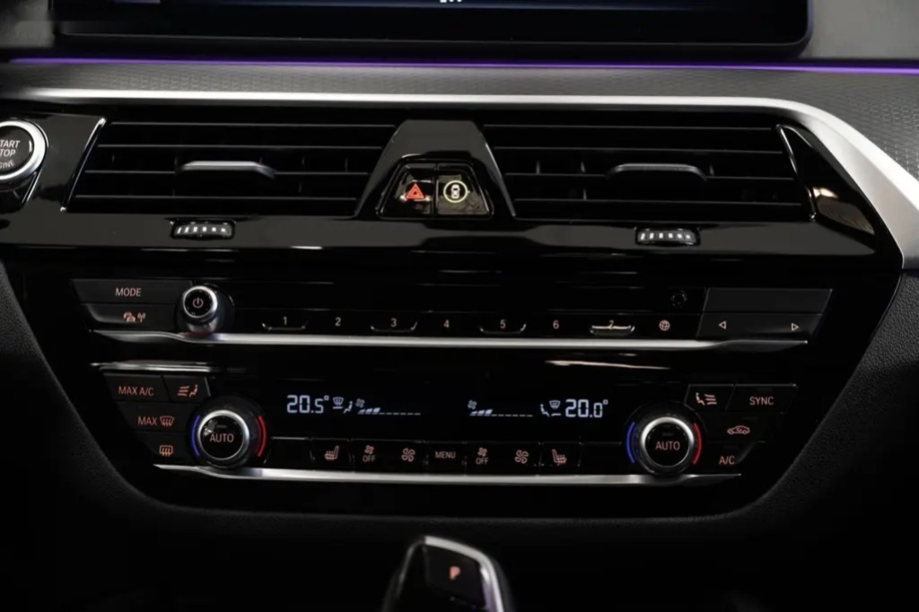 BMW Řada 5, 4x4,TAŽNÉ,DPH,ČR,Adaptiv LED - 20