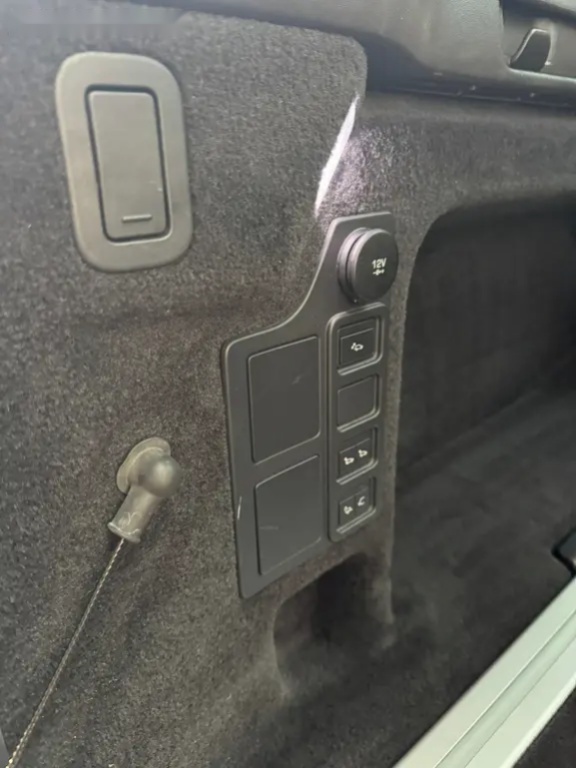 Land Rover Discovery, 3.0SDV6 ČR 1.MAJ EXTRA VÝBAVA - 20