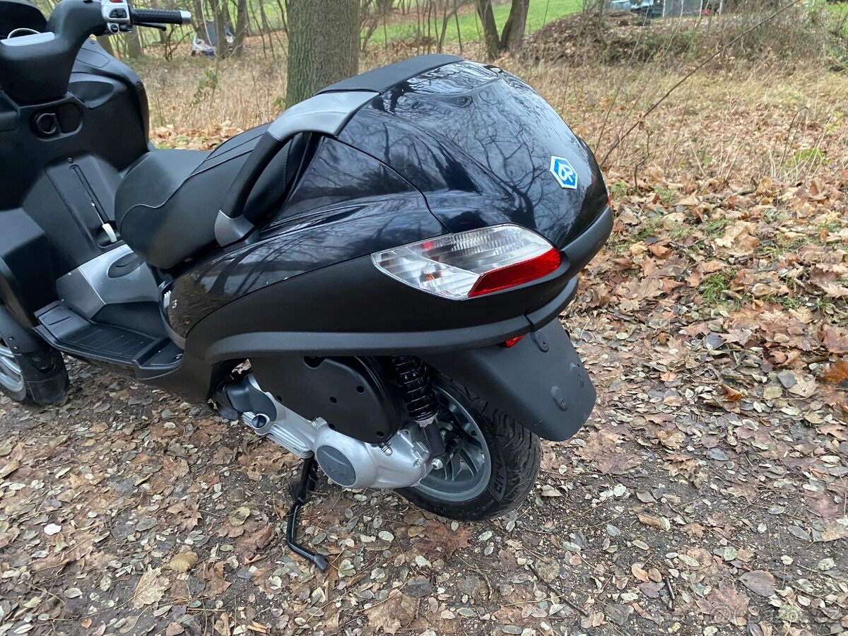 Piaggio MP3 - 20