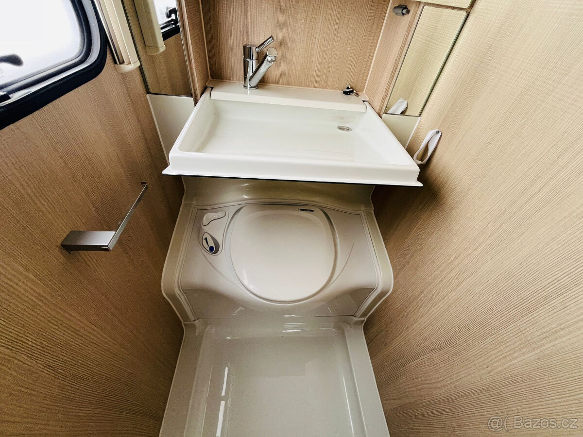 Adria Adora, Mover, předstan - 20