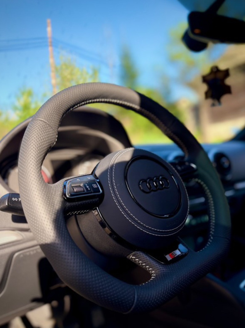 AUDI RS PERFOROVANY ZKOSENY VOLANT - 20