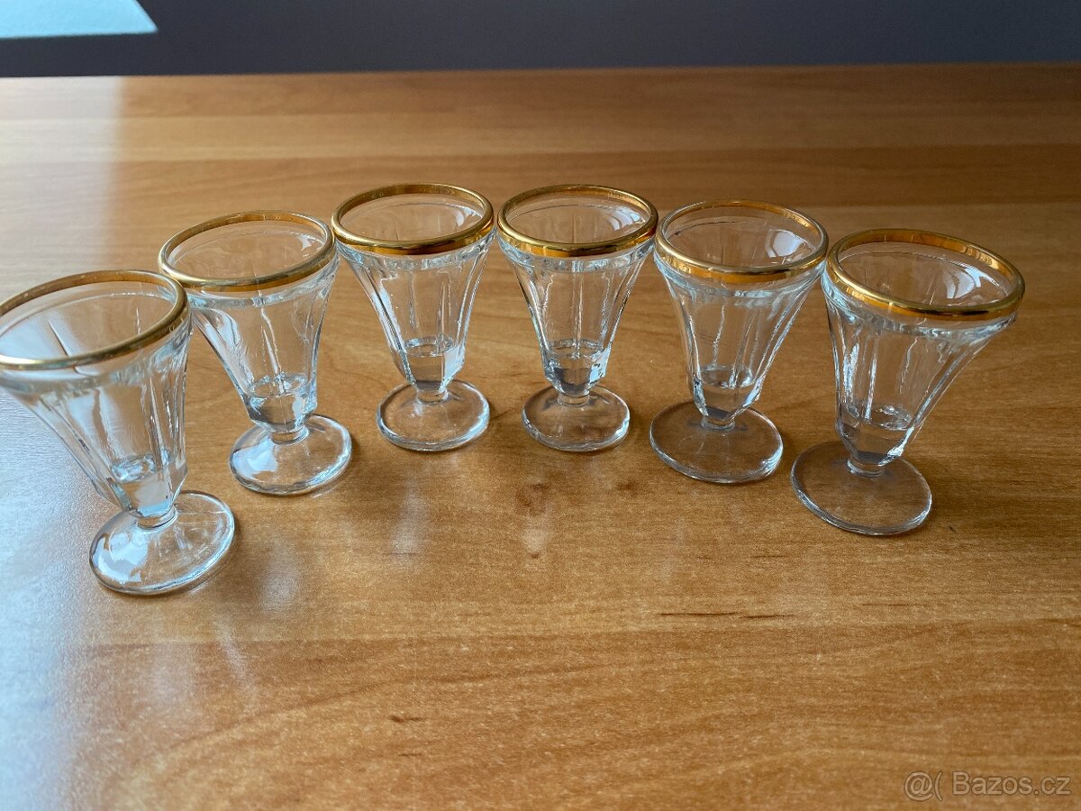 Sběratel nabízí straré panáky - 20