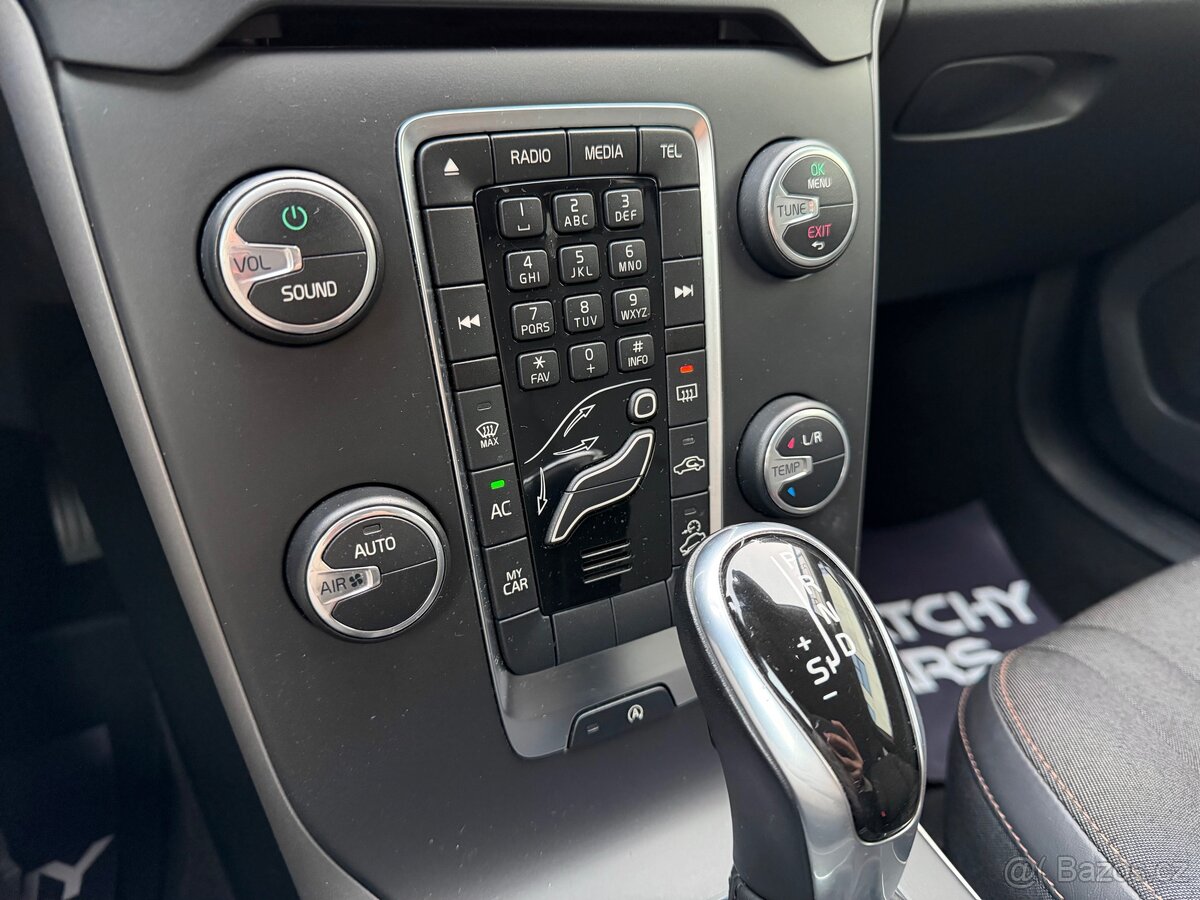 Volvo V40 Cross Country / T4 132 kW / automat / 4x4 - 20