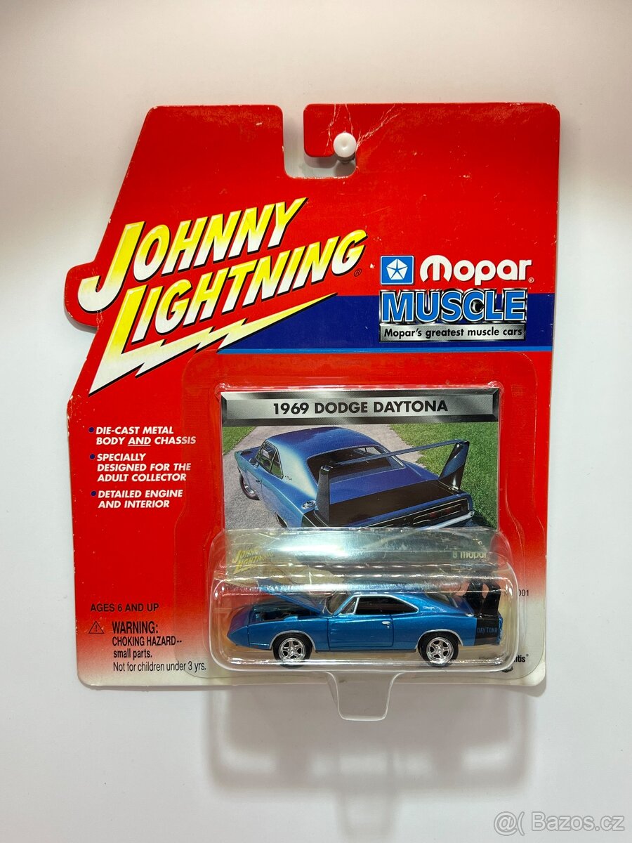 Modely 1:64 Johnny Lightning - 20