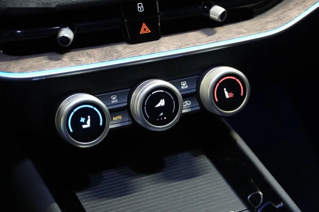 Škoda Superb, 2.0TDI,142KW,4x4,L&K,HUD,VENTI - 20