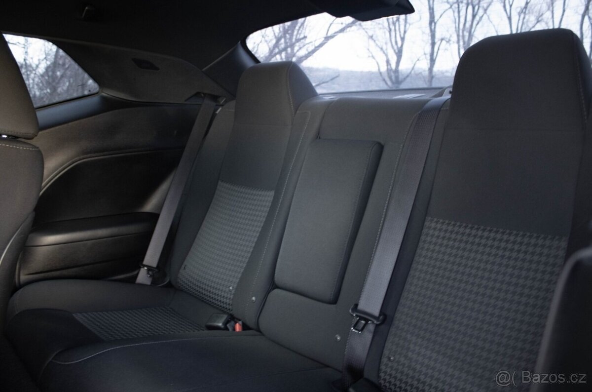 Dodge Challenger 5,7 HEMI RT - 20