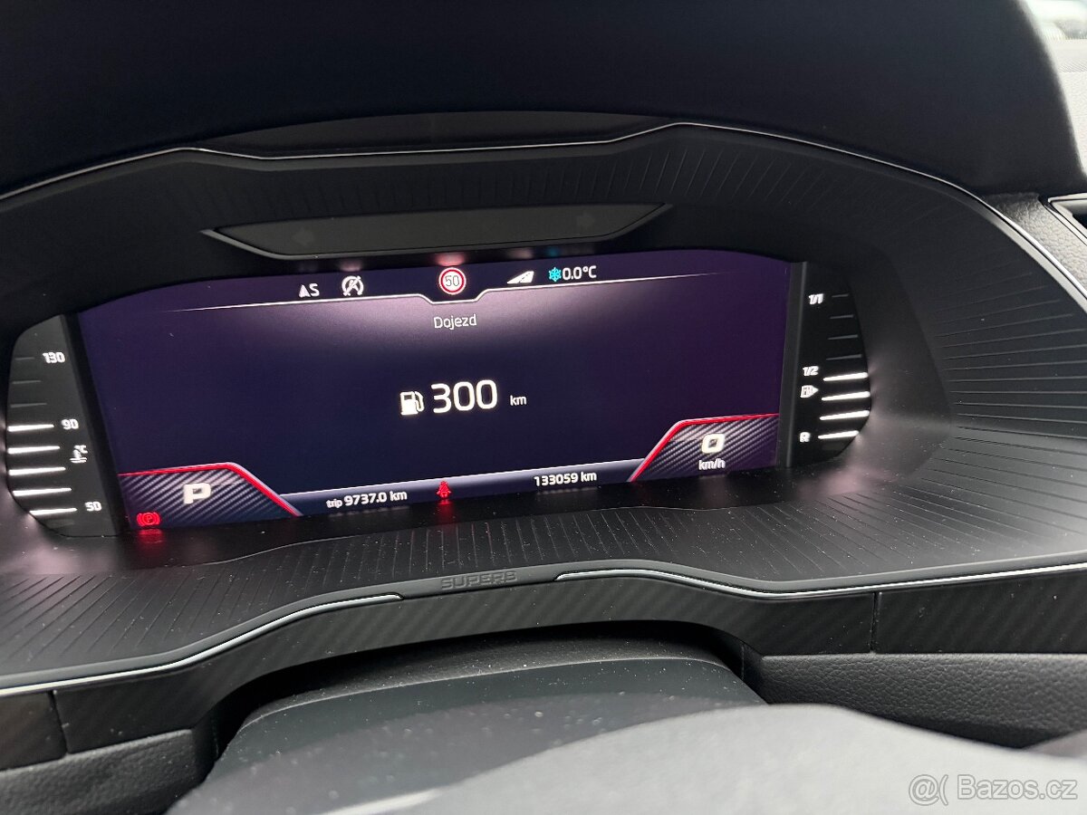 ŠKODA SUPERB SPORTLINE 2.0TSI 140KW TAŽNÉ cockpit m2021 - 20